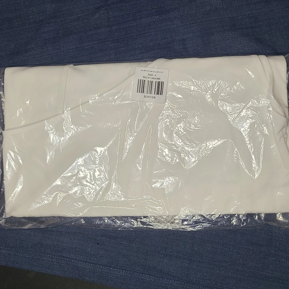 WHITE ONE SHOULDER FOXY TOP - Picture 2 of 4
